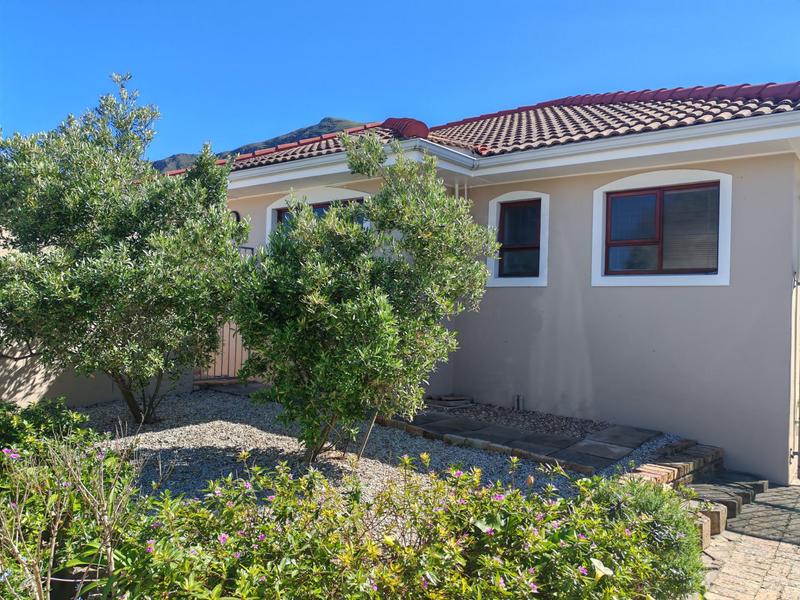 To Let 2 Bedroom Property for Rent in Chanteclair Western Cape